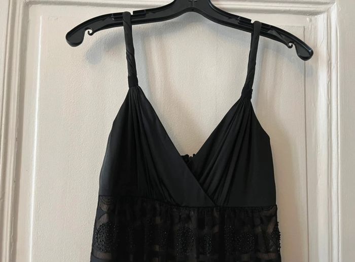 Robe dentelle noire brodée perles rocailles taille 34 - BCBGmaxazria - photo numéro 4