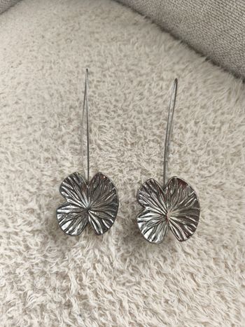 Attaches pour rideaux