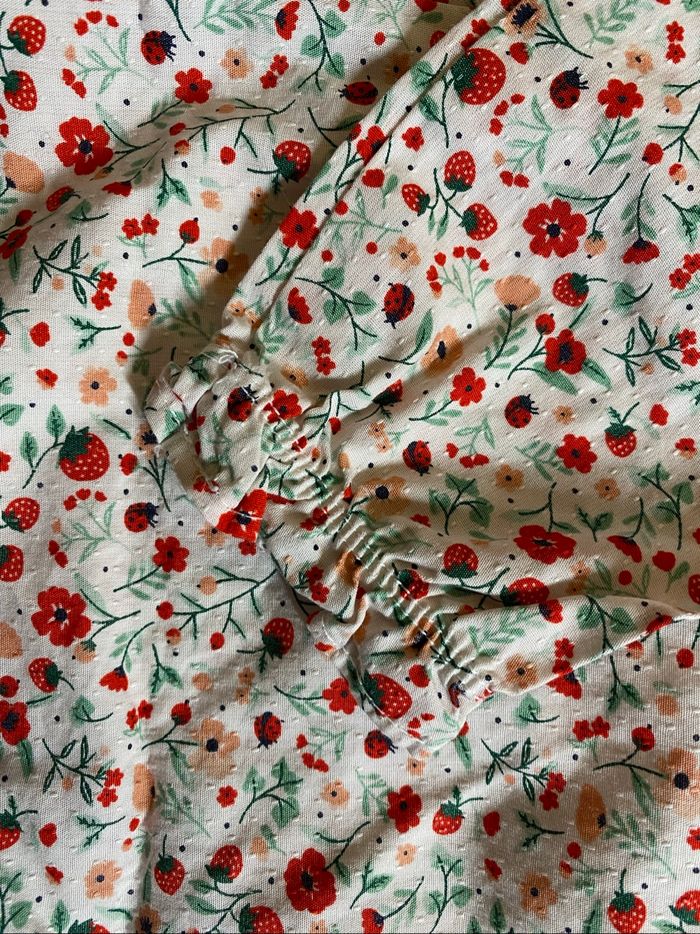 Sergent Major Blouse fleurs et fraises Taille 24 mois - photo numéro 4