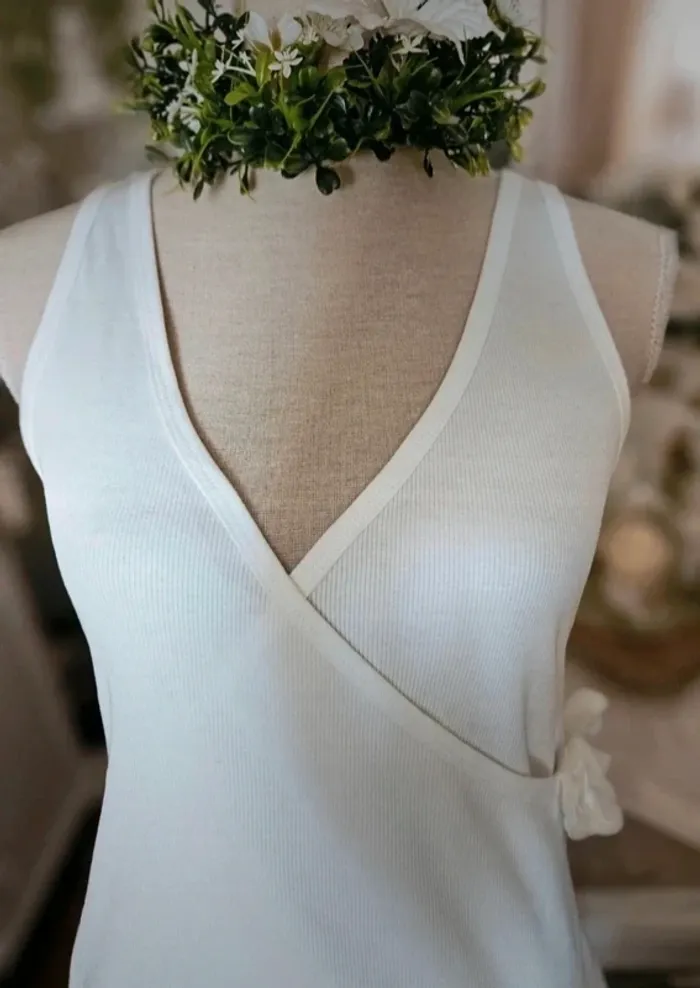 Debardeur blanc avec fleur côté ActiveWear Taille 42/44 Neuf - photo numéro 2
