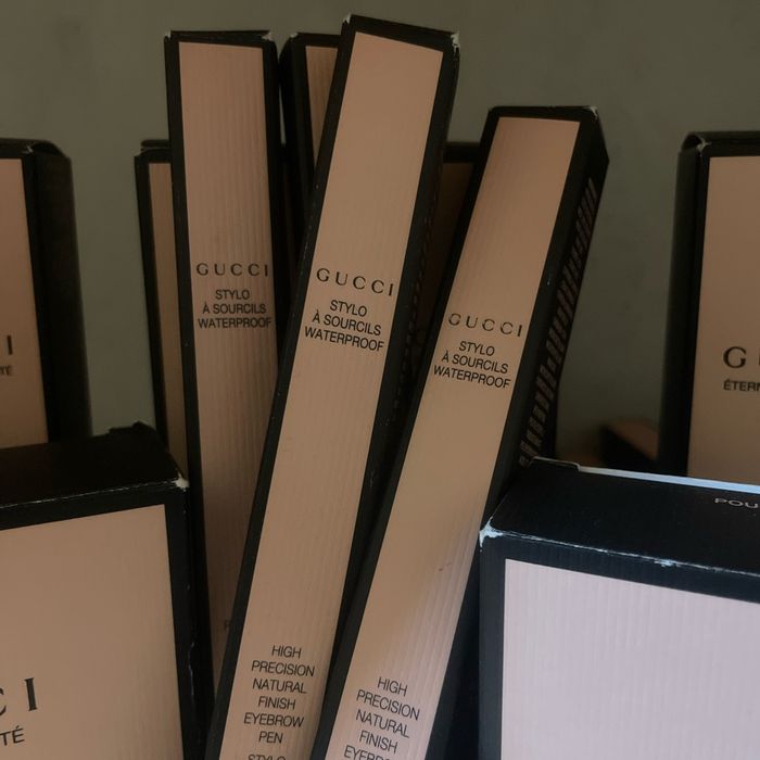 Crayon surcil - photo numéro 2