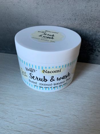 Gel douche exfoliant parfumé à la coco et banane