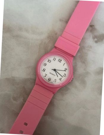 Montre neuve pour femme