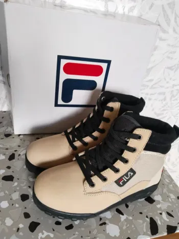 Superbe paire de bottines chaussures rando Fila pointure 37 neuves