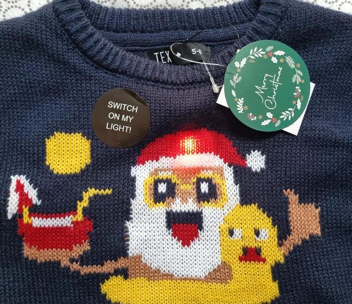 Pull de Noël lumineux neuf - photo numéro 2