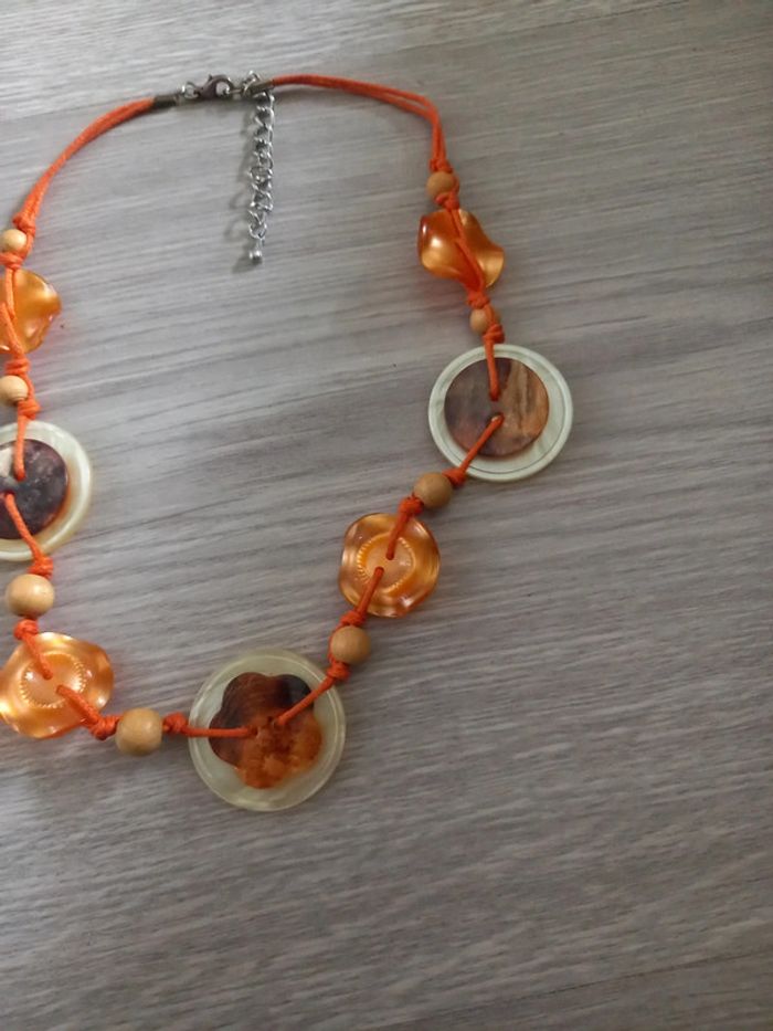 Collier boutons - photo numéro 2