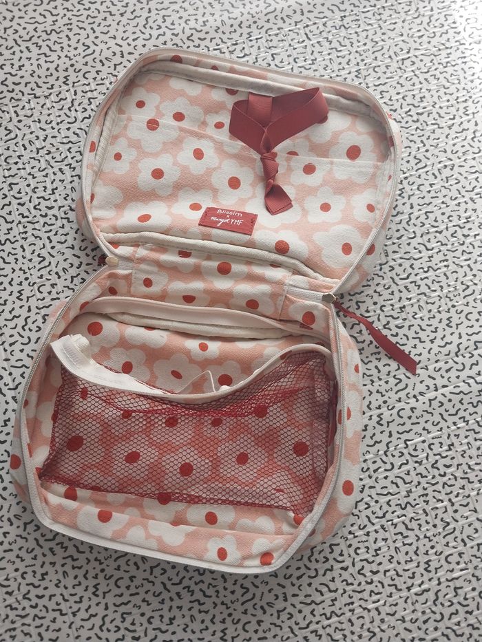 Trousse de toilette / Vanity Blissim x Margot YMF – édition limitée fleurs - photo numéro 4
