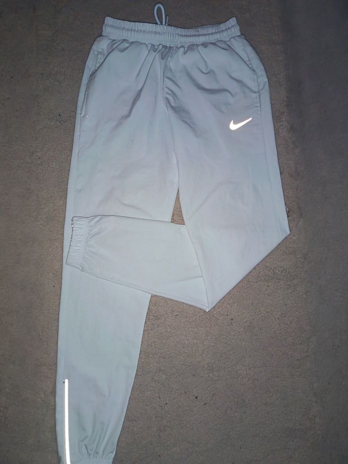 Bas running blanc a virgule réfléchissant - photo numéro 2