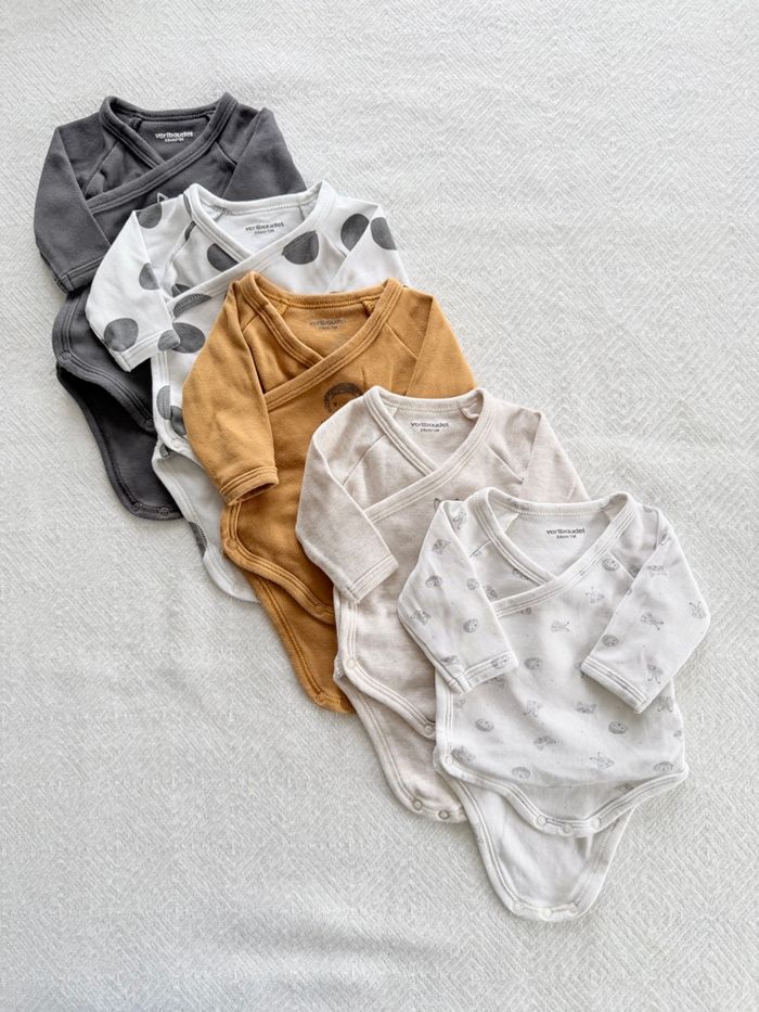 Lot complet bodies croisés Vertbaudet 1 mois