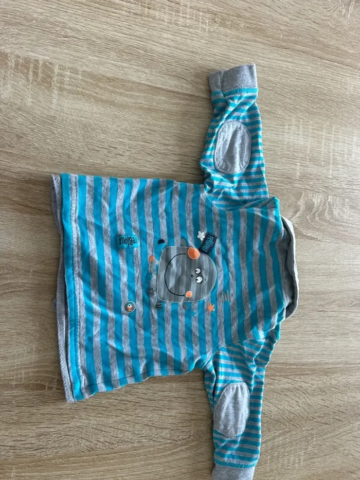 Pull 6mois 👶 - photo numéro 4