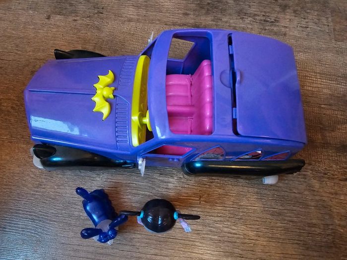 Voiture vampirina - photo numéro 2