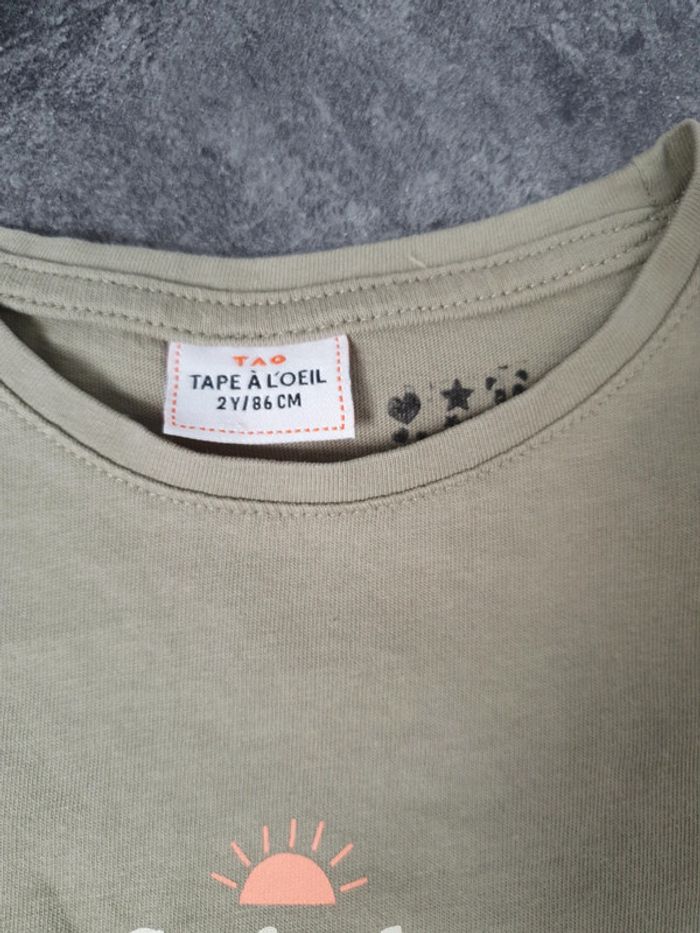 Lot 2 t-shirts fille 2 ans tape à l'œil très bon état - photo numéro 11