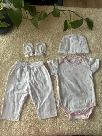 Ensemble étoiles body legging bonnet et moufles