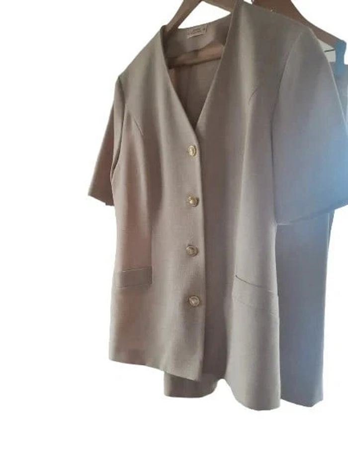 Tailleur Janine Pauporte taille 3 beige