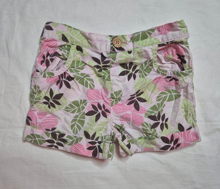 Short fille