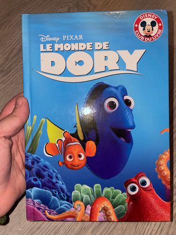 Livre Disney le monde de sort