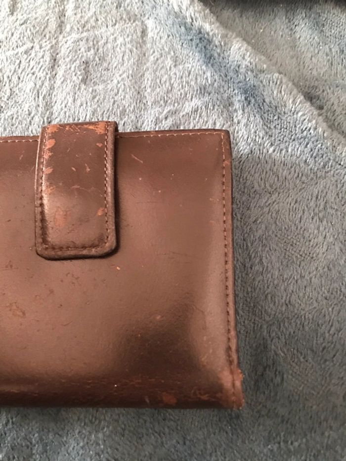 Porte feuille marron  homme marque longchamp très bon état. - photo numéro 2