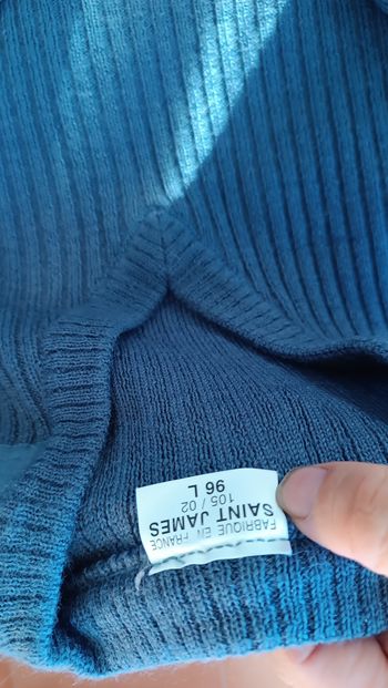 Pull  col v 100 % laine taille l