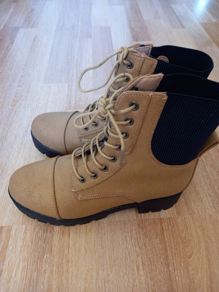 Chaussures femme neuves cuir vegan camel Seven7 T41 – 12€