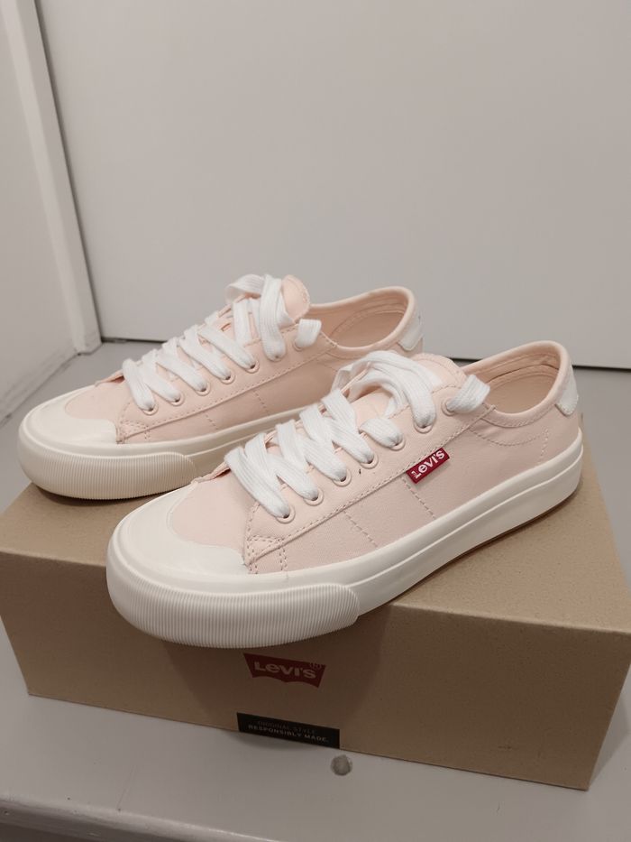 Tennis femme pointure 38 marque Levi's neuf sans étiquette - photo numéro 4