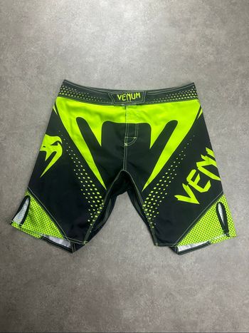 Short de sport de combat mma ufc Venum / Taille L / Très bon état