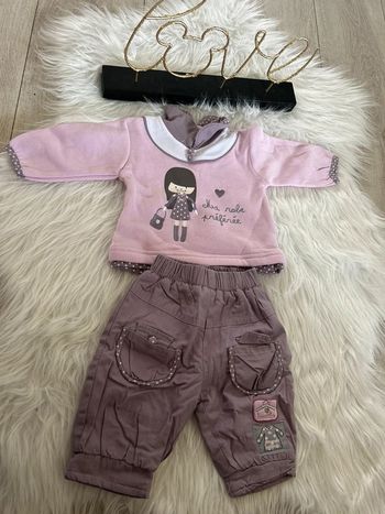 Très beau ensemble deux pièces 🥰 taille 3 mois