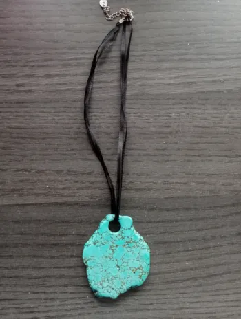 Collier en pierre turquoise
