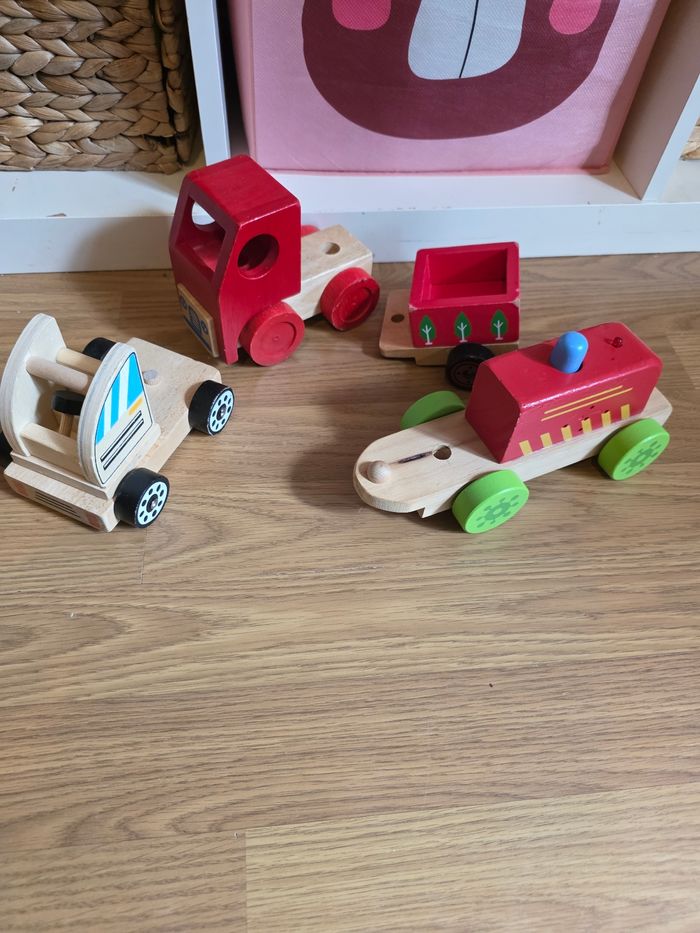Lot de jouets en bois
