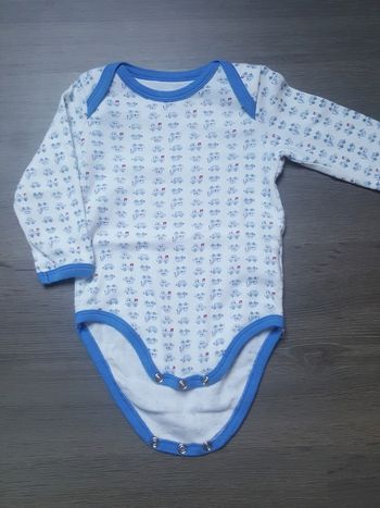 Body manches longues taille 9 mois