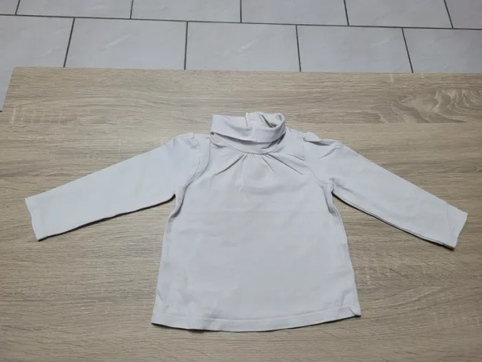 Lot de 3 sous-pulls fille en 18 mois - photo numéro 2
