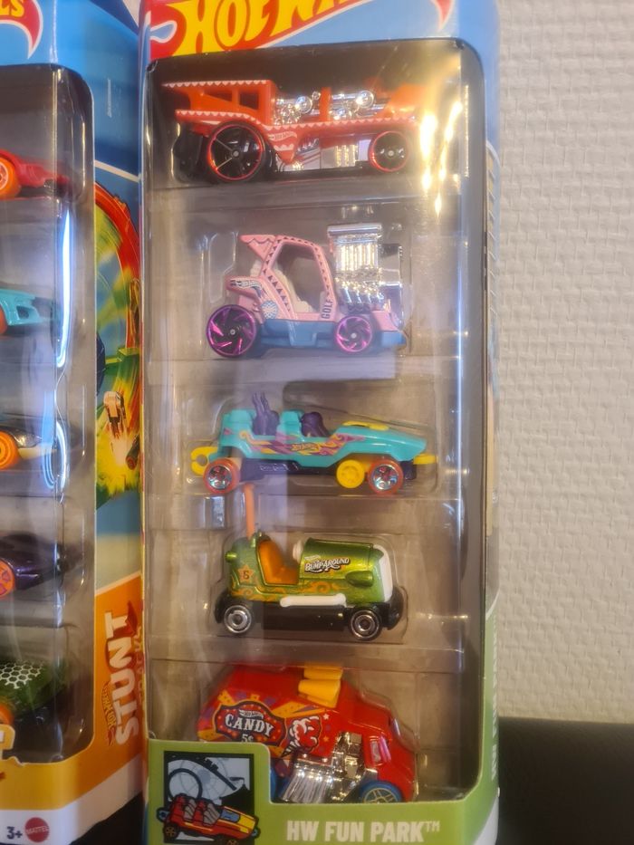 2 lots de voitures hot wheels NEUFS - photo numéro 3