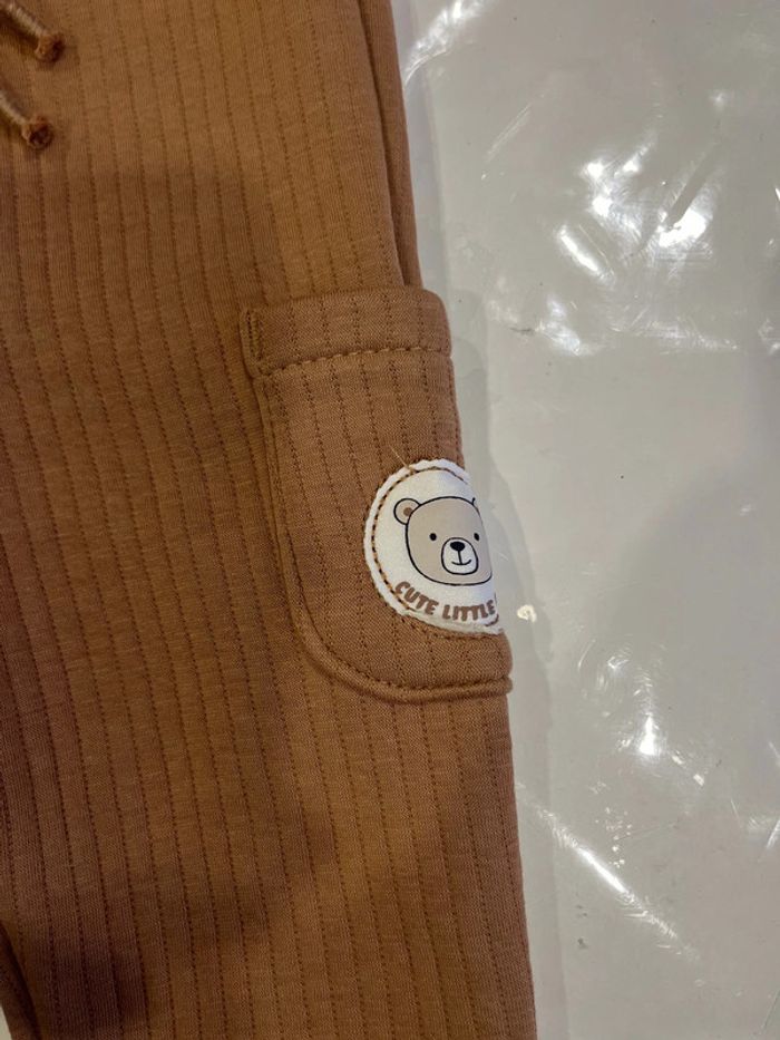Pantalon bébé neuf - photo numéro 2