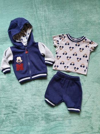 Magnifique ensemble 0.3 mois 56.62 cm