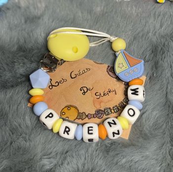 Attache tétine personnalisée