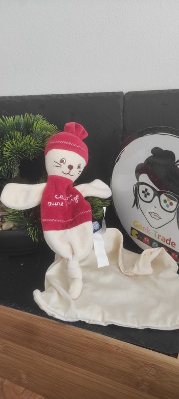 Chat sucre d'orge doudou rouge beige phoque otarie bonnet cajou mouchoir marron