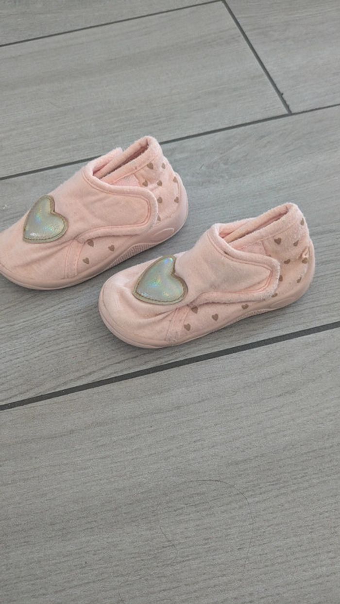 Chaussons taille 20 - photo numéro 3