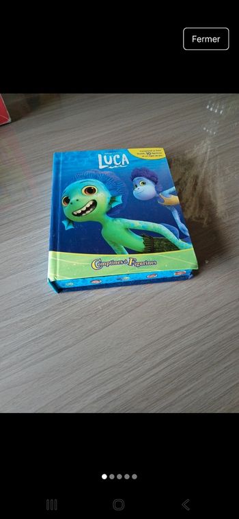 Livre avec personnage