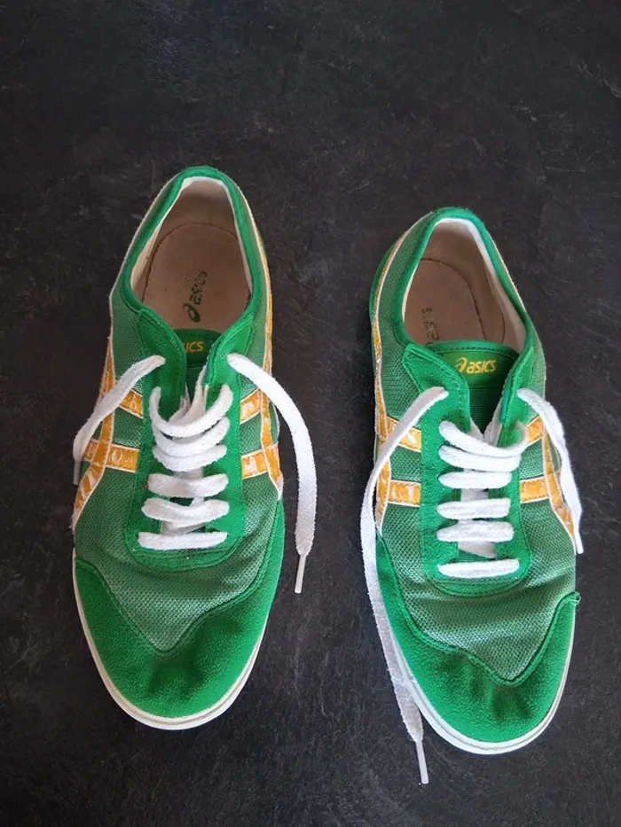 Baskets homme verte et jaune asics pointure 44 - photo numéro 2