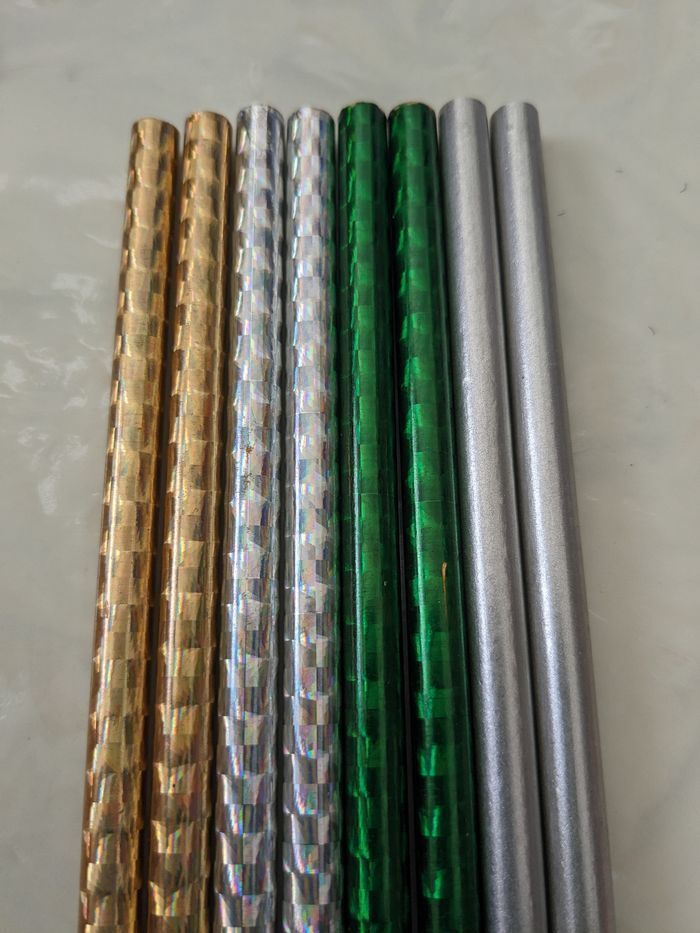 Lot de 8 crayons de papier tout brillant avec gommes. - photo numéro 2