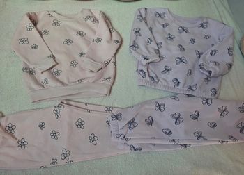 Ensemble Fille,  pantalon et pull.  Jogging