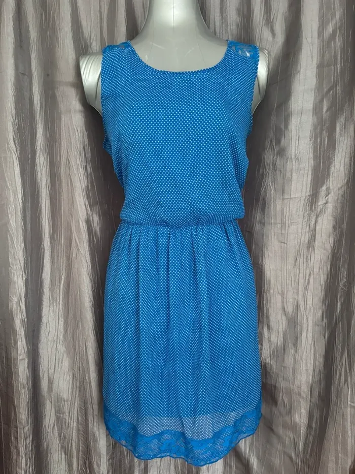 Belle robe mousseline bleue à pois dos dentelle XXXL/46
