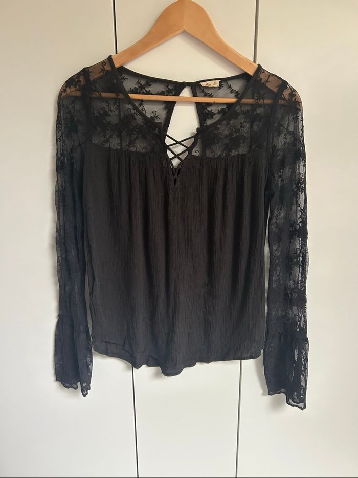 Blouse Hollister avec dentelles