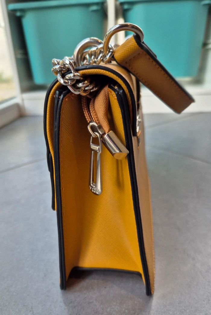 Sac à bandoulière avec chaîne - photo numéro 3