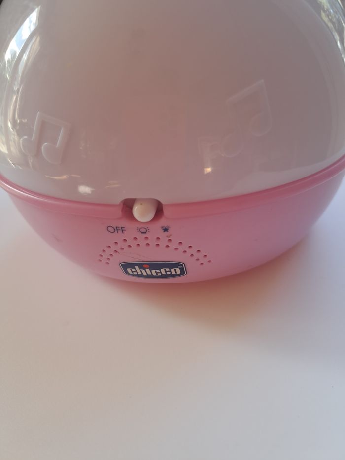 Veilleuse. Projecteur musical et lumineuw - photo numéro 2