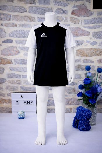 T-shirt de sport manches courtes noir et blanc Garçon taille 7/8 ans marque Adidas 