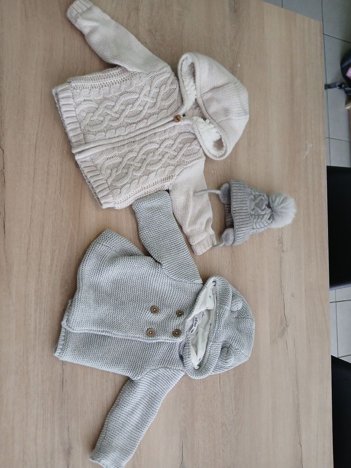 Lot gilets /bonnet