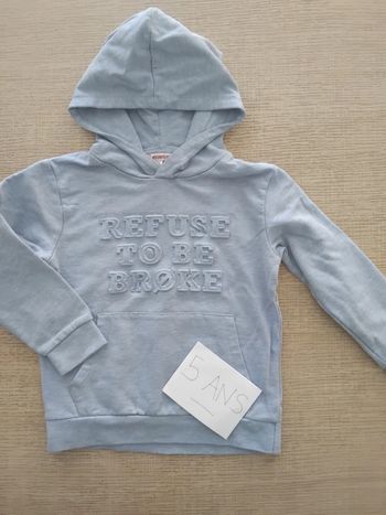 Sweat à capuche 5 ans *