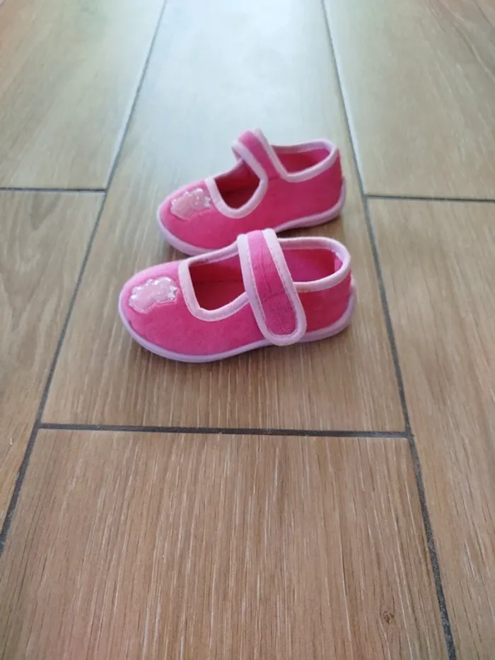 Chaussons filles taille 23 - photo numéro 2
