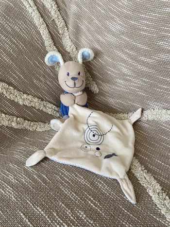 Peluche doudou mouchoir 15cm pommette chien gris et bleu côtelée et rayé très bon état