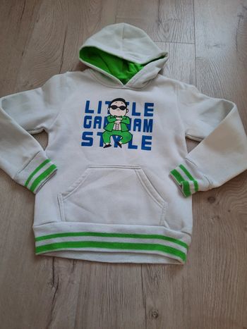 Sweat à capuche 8 ans en bon état